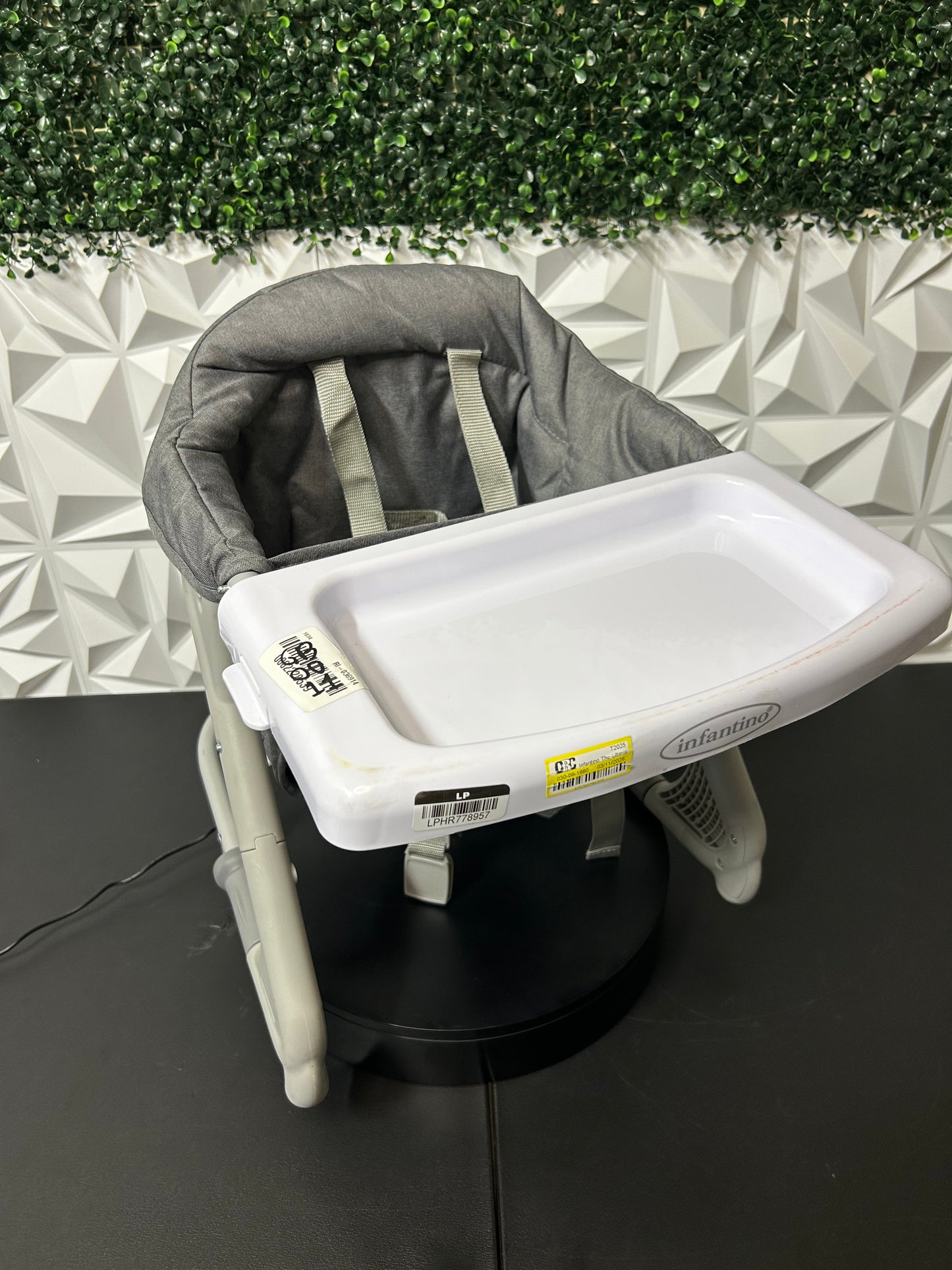 Infantino The Ultimate Travel Booster