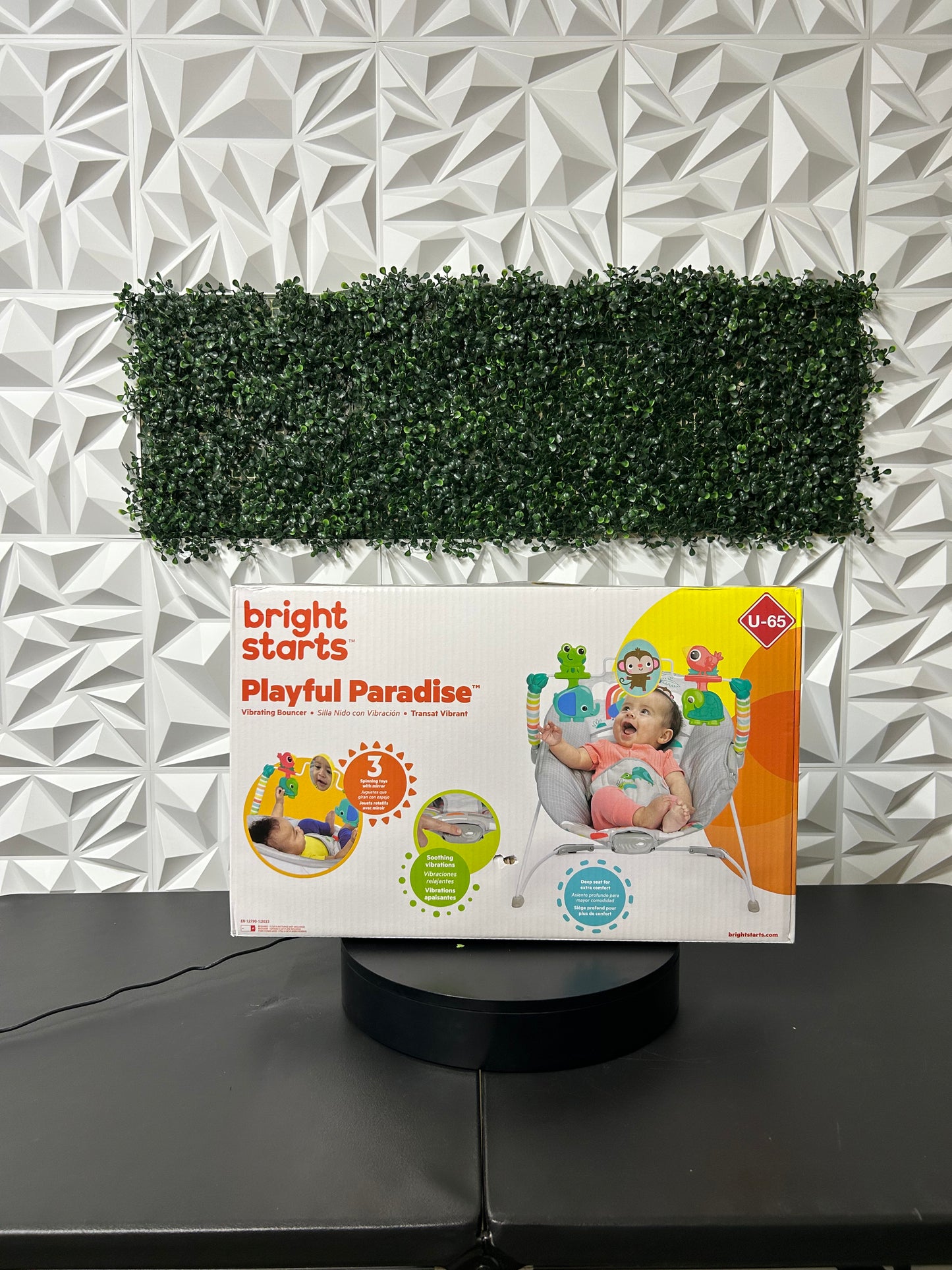 Bright Starts Playful Paradise Comfy Baby Bouncer Seat with Soothing Vibration and Toys